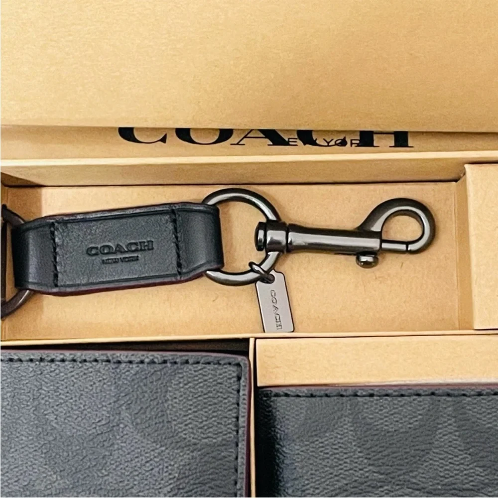 NWT Coach Boxed 3 in 1 Wallet Gift Set